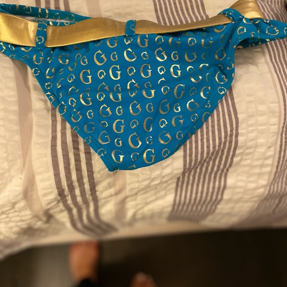 Guess bikini - Picture 4 of 4